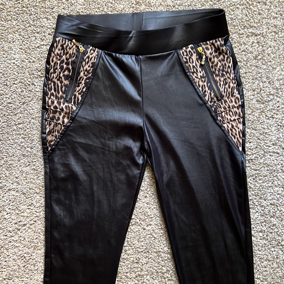 Pleather skinny pants - Picture 2 of 10
